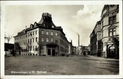 Ak Schwenningen am Neckar Villingen Schwenningen, Blick auf das Postamt, Straßenpartie