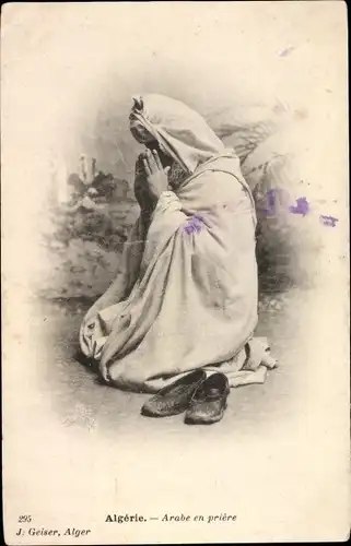 Ak Algerien, Arabe en priere, betender Araber, Maghreb