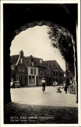 Ak Hoorn Nordholland Niederlande, Kijkje door de Oosterpoort, Op het kleine Oost