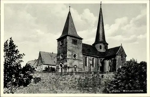 Ak Fulda in Osthessen, Blick auf die Michaelskirche, Mauer