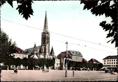 Ak Saarlouis im Saarland, Großer Markt, Kirche