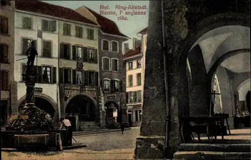 Ak Biel Bienne Kt Bern, Ring-Altstadt, l'ancienne ville, Brunnen, Restaurant Pfauen