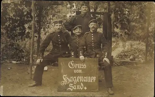 Foto Ak Haguenau Hagenau im Elsass Bas Rhin, Deutsche Soldaten in Uniformen, Hagenauer Sand