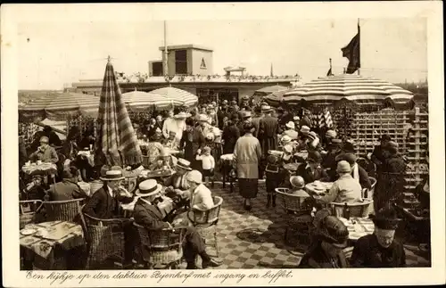 Ak 's Gravenhage Den Haag Südholland, daktuin Bijenkorf, Dachterrasse des Warenhauses, Gäste