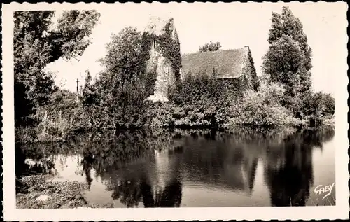 Ak Criqueboeuf Calvados, La Mare, l' Église aux Lierres