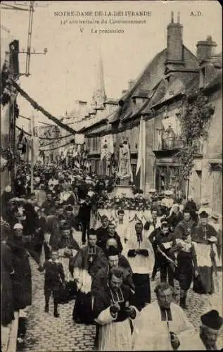 Ak Notre Dame de la Délivrande Calvados, La procession