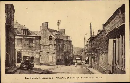 Ak Clécy Calvados, La rue de la Mairie