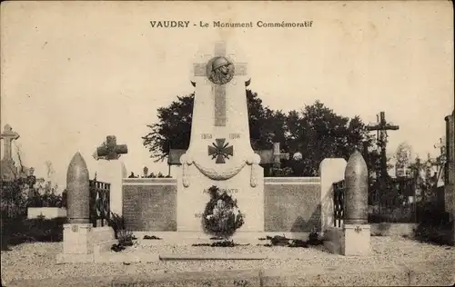 Ak Vaudry Calvados, Le Monument Commemoratif