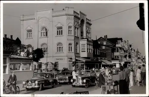 Foto Westerland auf Sylt, Friedrichstraße, Café Orth, Verkehr