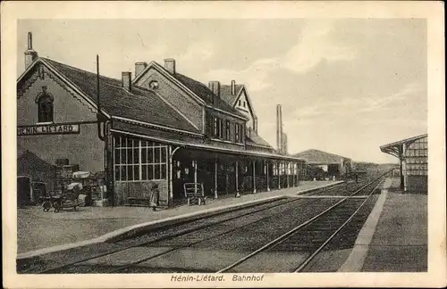 Ak Hénin Liétard Hénin Beaumont Pas de Calais, Bahnhof, Gleisseite