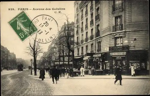 Ak Paris V, Avenue des Gobelins, Bazar de Theatres G. Clement, Geschäfte, Passanten, Tram
