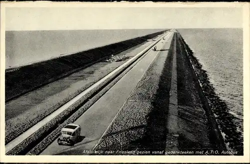 Ak Afsluitdijk Friesland Niederlande, gezien vanaf gedenkteeken met ATO Autobus