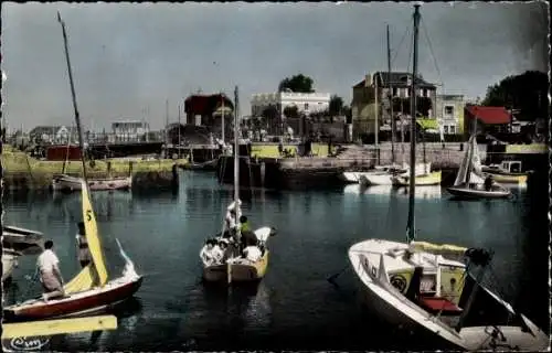 Ak Courseulles Calvados, le Port, Boote