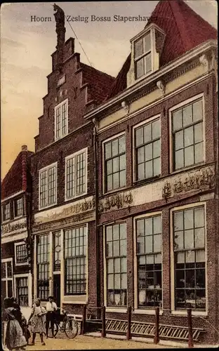 Ak Hoorn Nordholland Niederlande, Zeslug Bossu Slapershaven, Straßenansicht, Giebelhaus