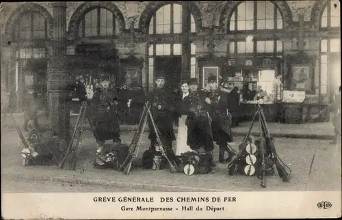 Ak Paris XIV. Arrondissement Observatoire, Greve Generale des Chemins de Fer, Gare Montparnasse