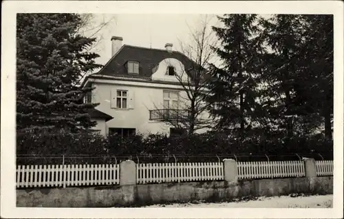 Foto Ak München, Villa, Zaun