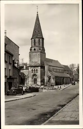 Ak Creully Calvados, l'Église, Ortspartie, Automobil