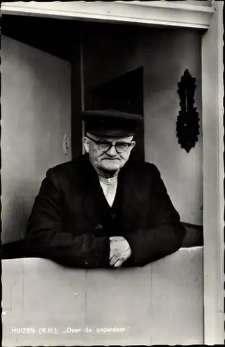 Ak Huizen Nordholland Niederlande, Over de onderdeur