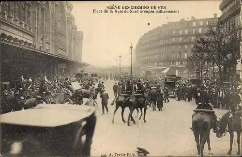 Ak Paris X. Arrondissement Entrepôt, Greve des Chemins de Fer, Place de la Gare du Nord