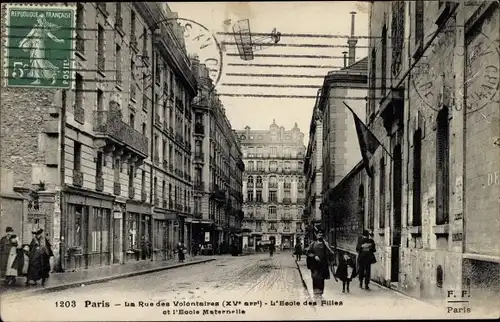 Ak Paris XV, Rue des Volontaires, école des filles et école maternelle