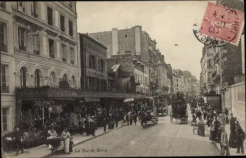 Ak Paris VI,  Rue de Sèvres, Grand Bazar, Pferdeomnibusse