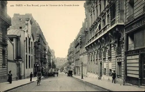 Ak Paris XVII, Rue Brunel, prise de l'Avenue de la Grade Armée