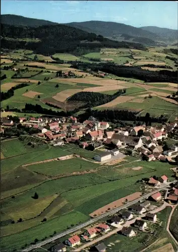 Ak Schwarzach in Niederbayern, Luftbild vom Ort