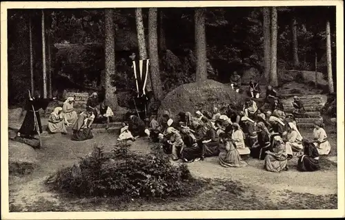 Ak Wunsiedel im Tal der Röslau Oberfranken, Naturbühne Luisenburg, Die Losburg, Wallfahrtsszene