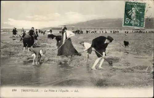 Ak Trouville Calvados, La Peche a l'Equille