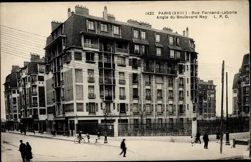 Ak Paris XVIII, Rue Fernand Laborie, Angle du Boulevard Ney