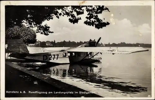 Ak Konstanz am Bodensee, Rundflugzeug am Landungsplatz Stadtgarten, Wasserflugzeug, D 277