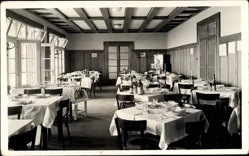 Ak Zagreb Kroatien, Baude auf dem Berg Sljeme, Innenansicht