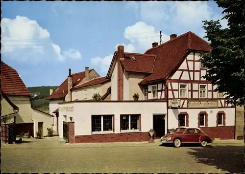 Ak Schloßborn Glashütten im Taunus, Gasthof und Pension Frankenbach, Auto, Fachwerkhaus