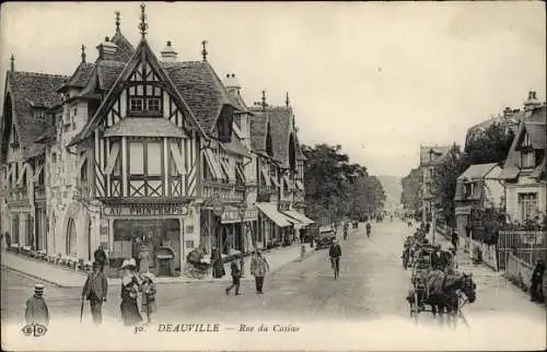 Ak Deauville Calvados, Rue du Casino