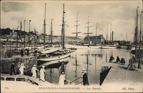 Ak Deauville La Plage Fleurie Calvados, Les Bassins