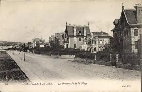 Ak Deauville sur Mer Calvados, La Promenade de la Plage
