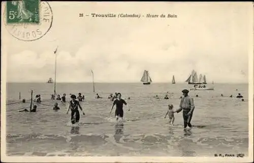 Ak Trouville Calvados, Heure du Bain, Badegäste, Segelboote