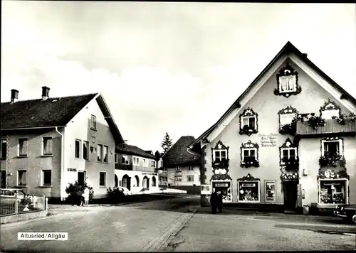 Ak Altusried im Allgäu, Dorfpartie, Gasthof