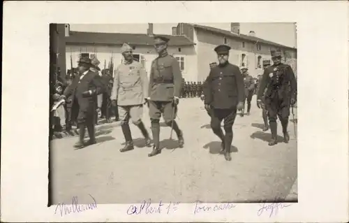 Foto Ak König Albert I. von Belgien und Joseph Joffre, Marschall von Frankreich