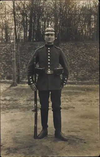 Foto Ak Deutscher Soldat in Uniform, Portrait, I.WK