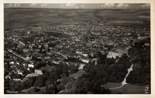 Ak Weimar in Thüringen, Totalansicht der Ortschaft, Fliegeraufnahme