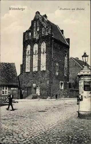 Ak Wittenberge an der Elbe Prignitz, Stadtturm am Steintor, Litfaßsäule