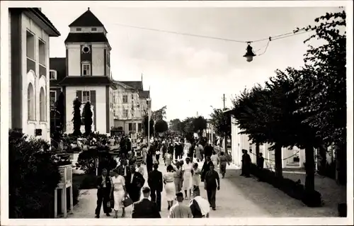 Ak Seebad Binz auf Rügen, Kurpromenade