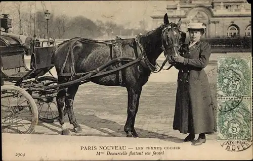 Ak Paris Nouveau, Les Femmes Cocher, Frau als Kutscherin, Pferdekutsche, Mme Decourcelle