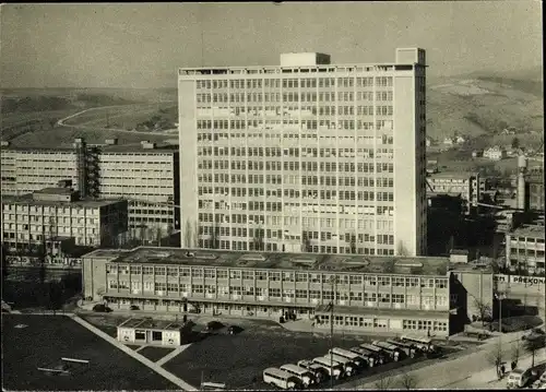 Ganzsachen Ak Zlín Gottwaldov in Mähren Region Zlin, Hochhaus, Autobusse