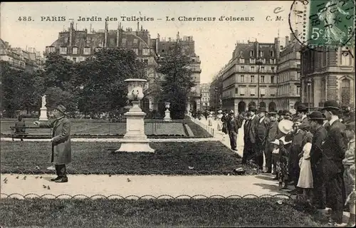 Ak Paris Frankreich, Charmeur d'Oiseaux aux Tuileries, Jardin des Tuileries