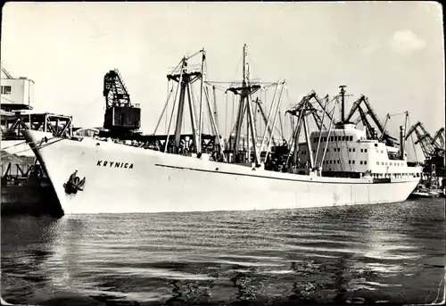 Ak Frachtschiff MS Krynica im Hafen