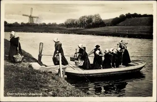 Ak Overzetveer Zeeland Niederlande, Ruderpartie, Niederländische Tracht, Windmühle, Fährboot