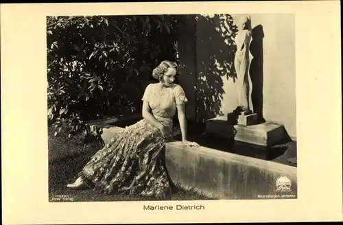 Ak Schauspielerin Marlene Dietrich, Portrait, Ross Verlag 7293/1