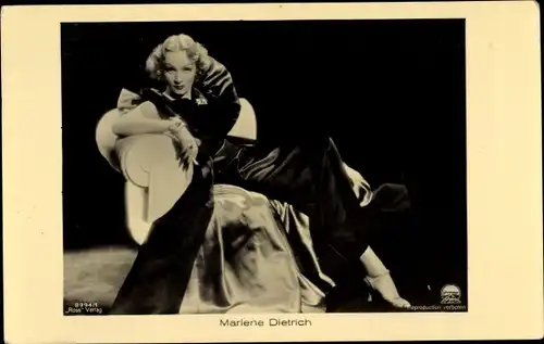 Ak Schauspielerin Marlene Dietrich, Portrait, Ross Verlag 8994/1